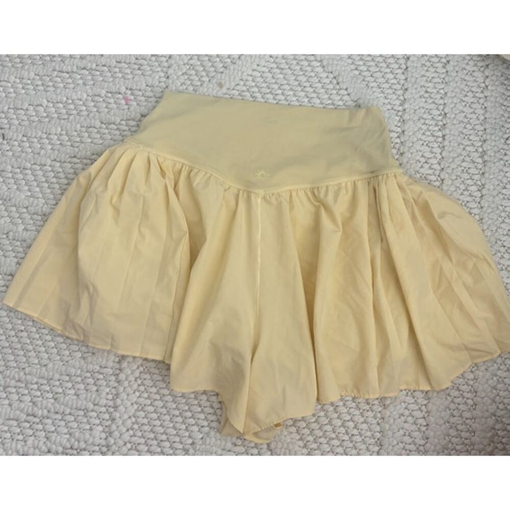 OFFLINE By Aerie Real Me Crossover Flowy Short in Butter Yellow Size Medium - Picture 3 of 6